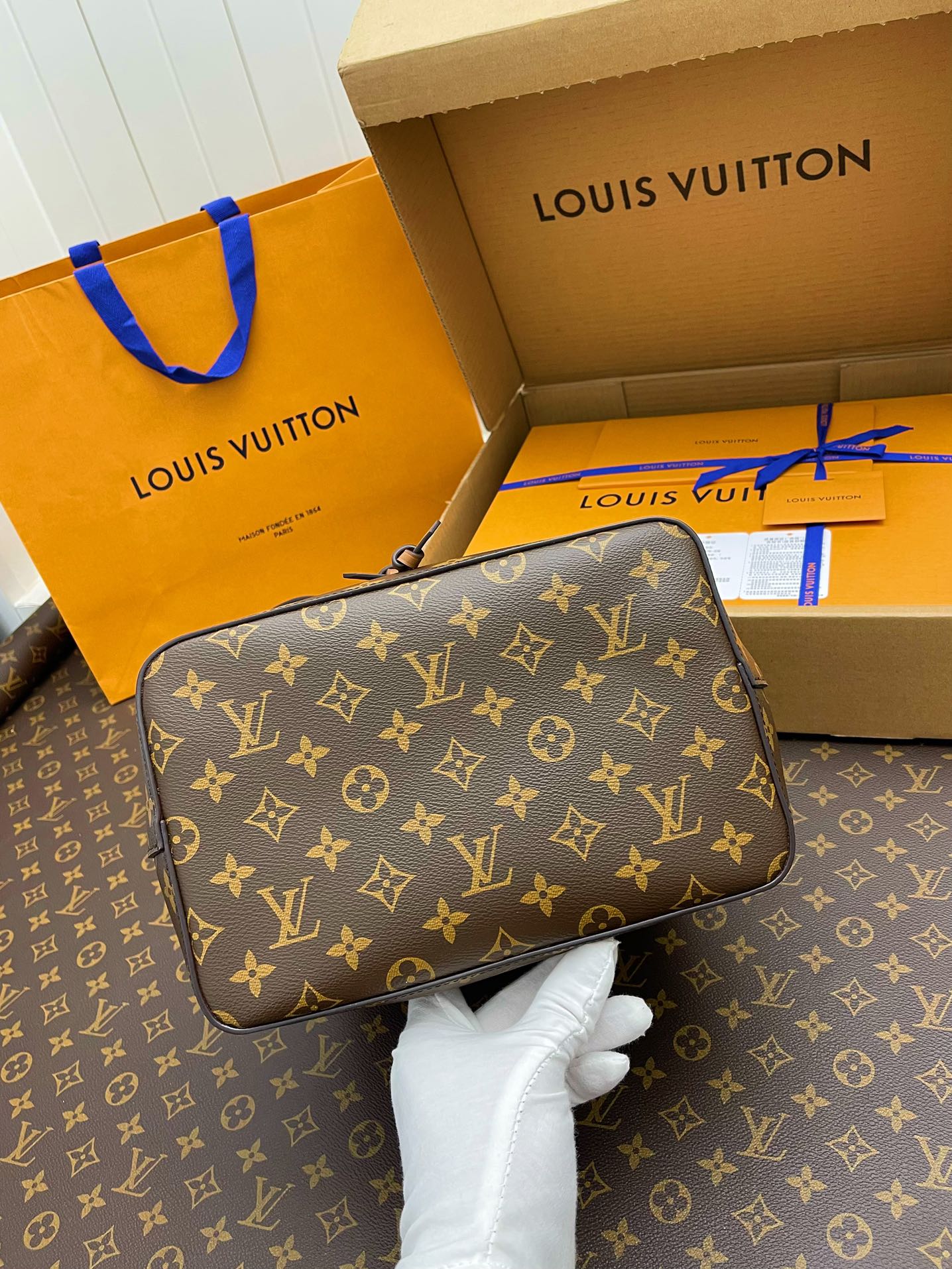 LV Bucket Bags